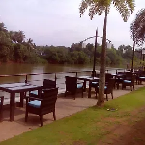 3* Hotel The River Edge